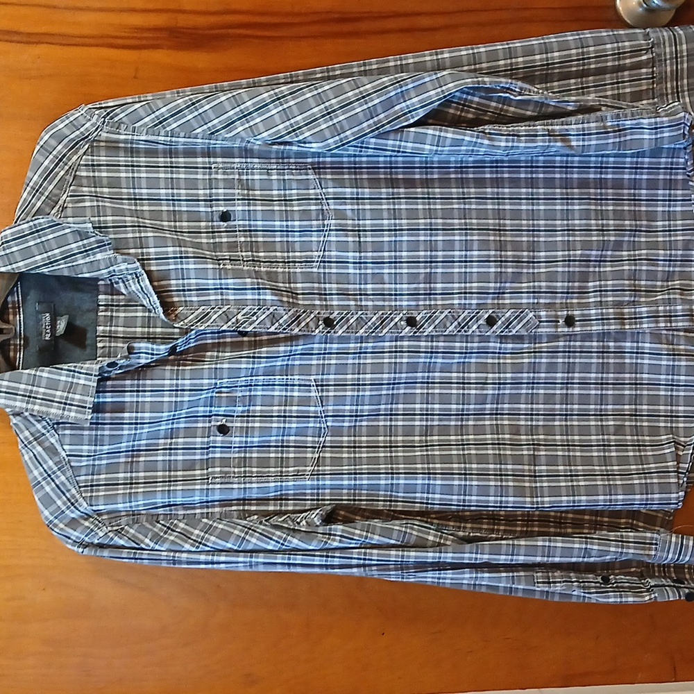 Kenneth Cole Reaction gray and black shirt